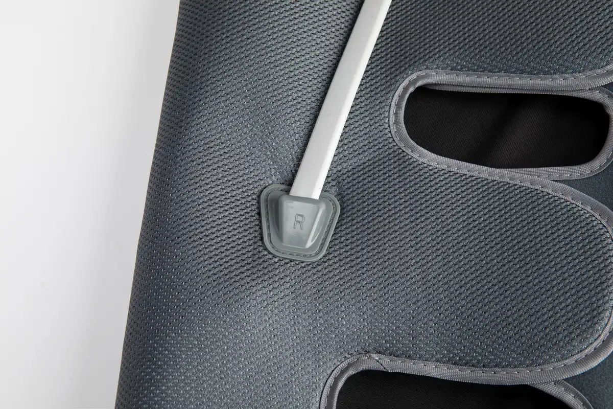 809A leg corrector air hose and strap detail